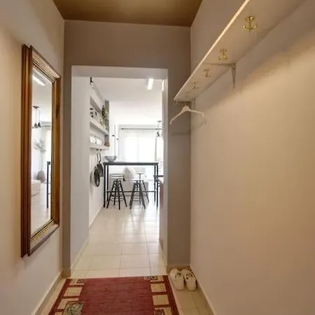 Elias: 3-bedroom Beachfront With Jacuzzi & Pool Apartment Chania (Crete)