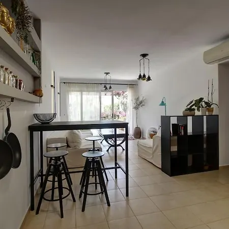 Appartement Elias 1-bedroom On The With Pool *