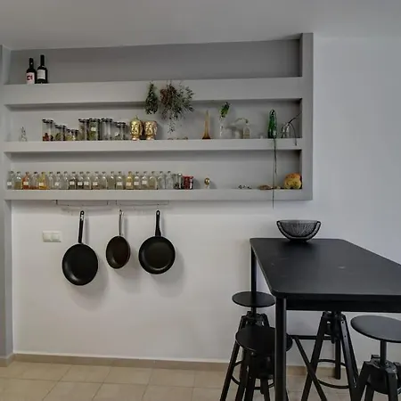 Elias 1-bedroom On The With Pool *