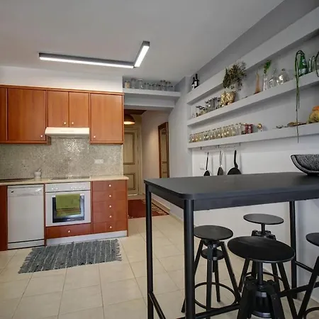 Elias 1-bedroom On The With Pool Apartment *