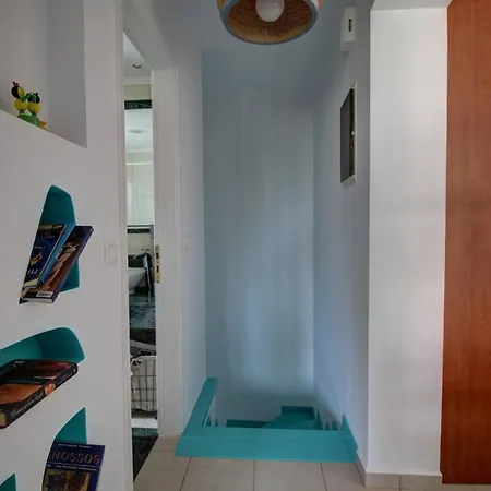 Apartment Elias: 3-bedroom Beachfront With Jacuzzi & Pool