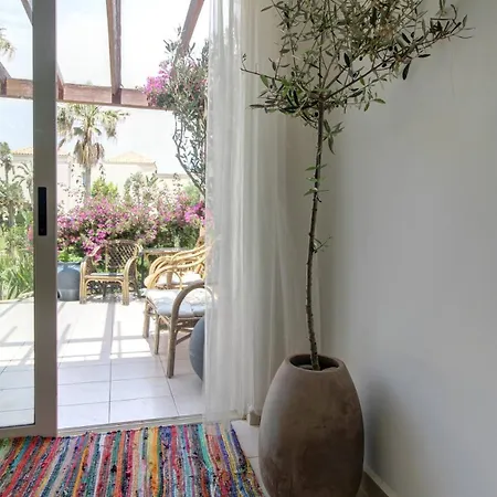 Elias: 3-bedroom Beachfront With Jacuzzi & Pool * Chania (Crete)