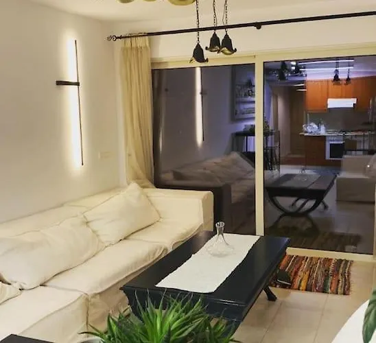 Elias 1-bedroom On The With Pool La Canée