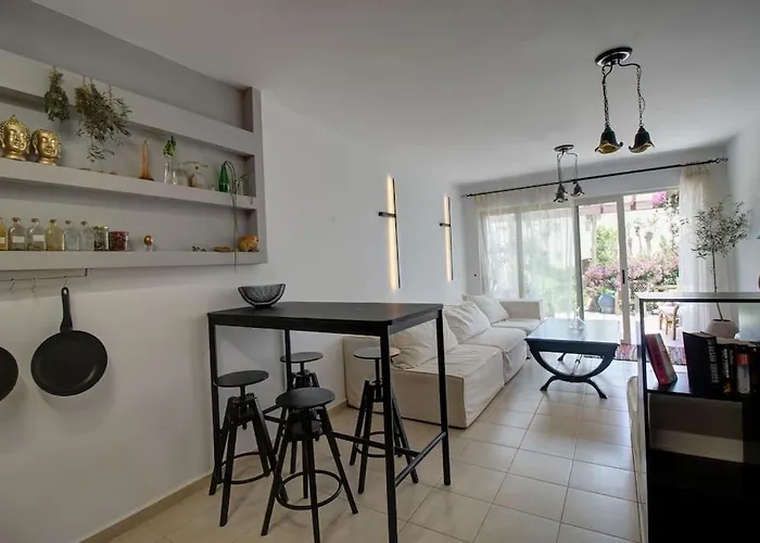 Elias 1-bedroom On The With Pool Appartement