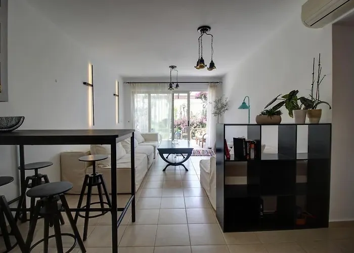 Elias 1-bedroom On The With Pool Chania (Crete)