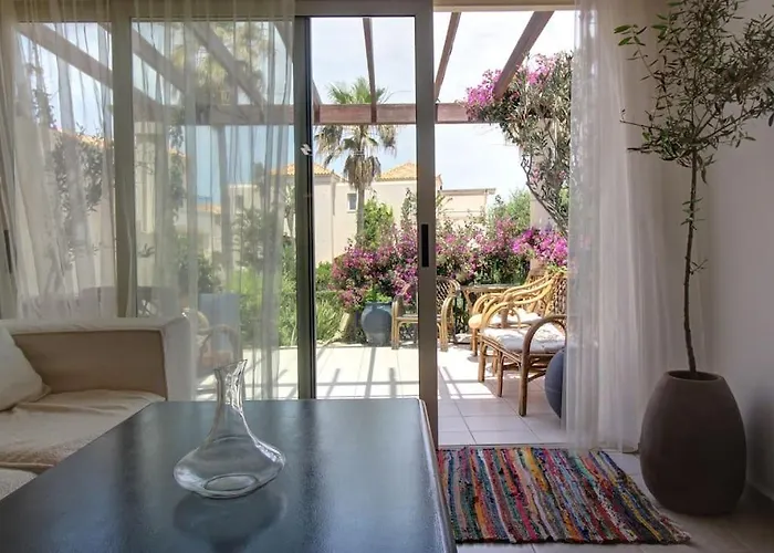 Appartement Elias 1-bedroom On The With Pool *