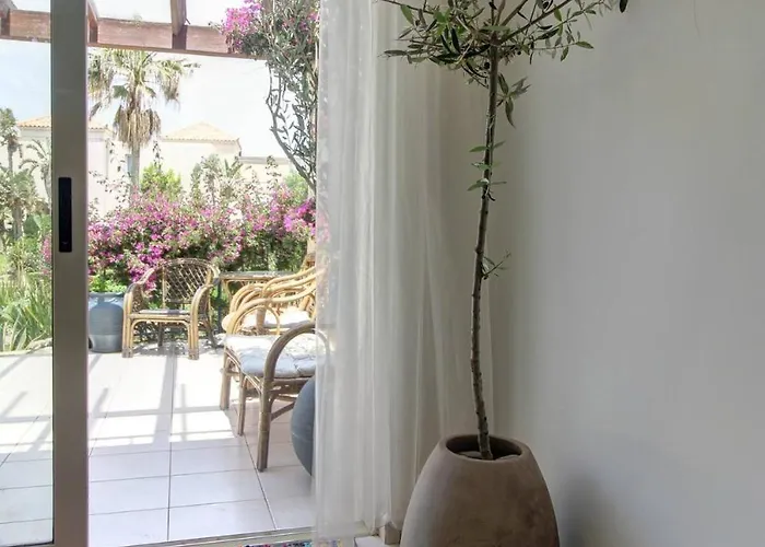 Elias 1-bedroom On The With Pool * Chania (Crete)