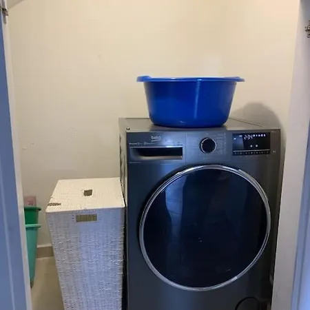 アパート Elias 1-bedroom On The With Pool ハニア