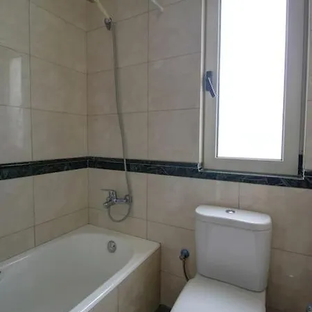Appartamento Elias: 3-bedroom Beachfront With Jacuzzi & Pool La Canea