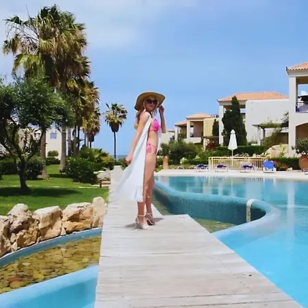 Elias 1-bedroom On The With Pool Апартаменти